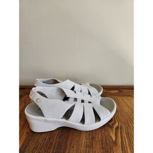 Bzees Women's Finale Wedge Sandals in Silver Sparkle Sz 8.5 New